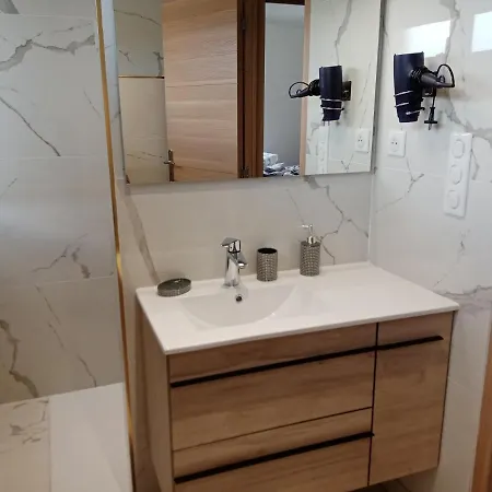Jolie Maison, Balneo Lumino Therapie Et Terrasse Colmar